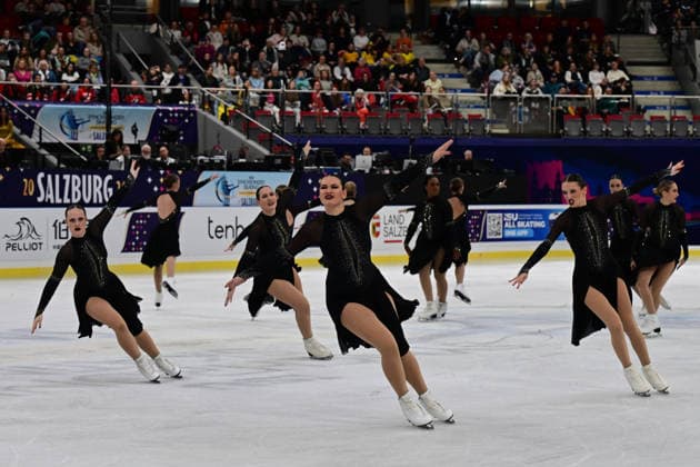 Synchronized Skating - Team Cool Dreams Schweiz (SUI) bei der ISU Weltmeisterschaft im Synchroneiskunstlauf am 11.04.2026 in Salzburg, Salzburg, Österreich Salzburg Salzburgarena Salzburg Österreich *** Synchronized Skating Team Cool Dreams Switzerland SUI at the ISU World Synchronized Figure Skating Championships on 11 04 2026 in Salzburg, Salzburg, Austria Salzburg Salzburgarena Salzburg Austria