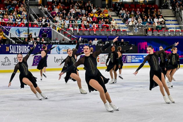 Synchronized Skating - Team Cool Dreams Schweiz (SUI) bei der ISU Weltmeisterschaft im Synchroneiskunstlauf am 11.04.2026 in Salzburg, Salzburg, Österreich Salzburg Salzburgarena Salzburg Österreich *** Synchronized Skating Team Cool Dreams Switzerland SUI at the ISU World Synchronized Figure Skating Championships on 11 04 2026 in Salzburg, Salzburg, Austria Salzburg Salzburgarena Salzburg Austria