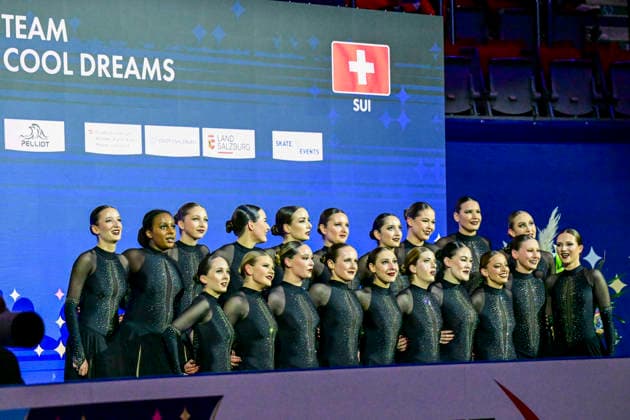 Synchronized Skating - Team Cool Dreams Schweiz (SUI) bei der ISU Weltmeisterschaft im Synchroneiskunstlauf am 11.04.2026 in Salzburg, Salzburg, Österreich Salzburg Salzburgarena Salzburg Österreich *** Synchronized Skating Team Cool Dreams Switzerland SUI at the ISU World Synchronized Figure Skating Championships on 11 04 2026 in Salzburg, Salzburg, Austria Salzburg Salzburgarena Salzburg Austria