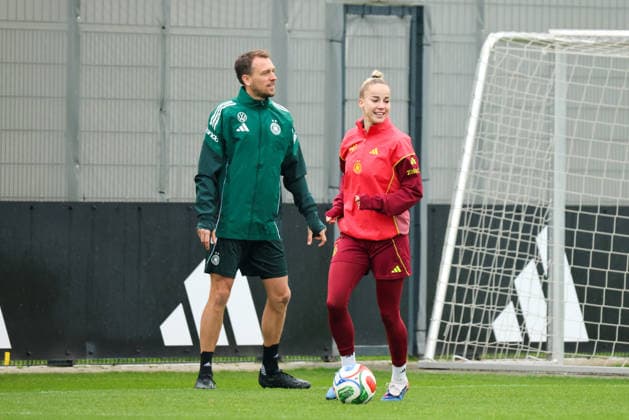Herzogenaurach, Germany, April 12, 2026 International match preparation for the womens World Cup qualifier against Austria Training in Herzogenaurach Pictured from left Copyright: HMBxMedia MadeleinexFantini