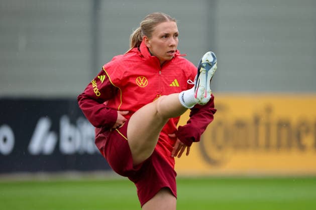 Herzogenaurach, Germany, April 12, 2026 International match preparation for the womens World Cup qualifier against Austria Training in Herzogenaurach In the picture Elisa Senß Senss Germany Copyright: HMBxMedia MadeleinexFantini