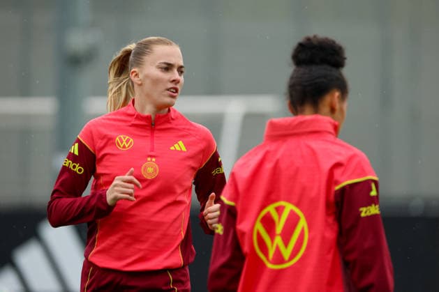 Herzogenaurach, Germany, April 12, 2026 International match preparation for the womens World Cup qualifier against Austria Training in Herzogenaurach In the picture Laura Freigang Germany Copyright: HMBxMedia MadeleinexFantini