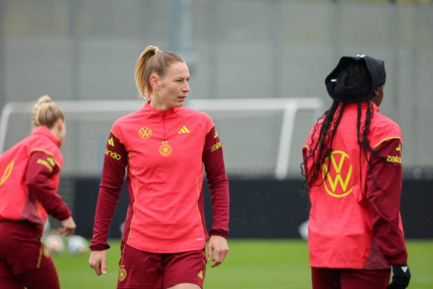 Herzogenaurach, Germany, April 12, 2026 International match preparation for the womens World Cup qualifier against Austria Training in Herzogenaurach Pictured Sarai Linder Germany Copyright: HMBxMedia MadeleinexFantini