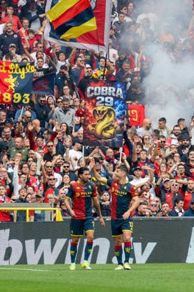 Genoa™s Ruslan Malinovskyi celebrates after scoring a goal for his team during the Serie A soccer match between Genoa and Sassuolo at the Luigi Ferraris Stadium in Genoa, Italy - Sunday, April 12, 2026. - Soccer .  Copyright: xTanoxPecoraro LaPressex