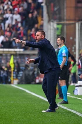 GenoaÕs head coach Daniele De Rossi during the Serie A soccer match between Genoa and Sassuolo at the Luigi Ferraris Stadium in Genoa, Italy - Sunday, April 12, 2026. - Soccer .  Copyright: xTanoxPecoraro LaPressex