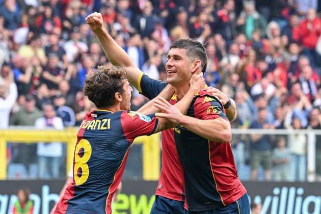 Genoa™s Ruslan Malinovskyi celebrates after scoring a goal for his team during the Serie A soccer match between Genoa and Sassuolo at the Luigi Ferraris Stadium in Genoa, Italy - Sunday, April 12, 2026. - Soccer .  Copyright: xTanoxPecoraro LaPressex