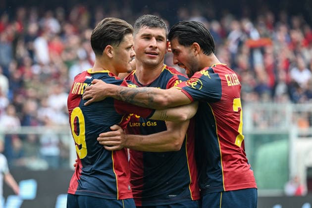 Genoa™s Ruslan Malinovskyi celebrates after scoring a goal for his team during the Serie A soccer match between Genoa and Sassuolo at the Luigi Ferraris Stadium in Genoa, Italy - Sunday, April 12, 2026. - Soccer .  Copyright: xTanoxPecoraro LaPressex