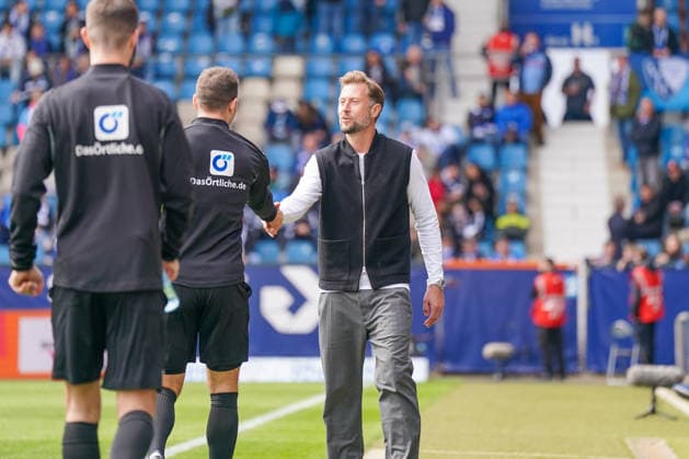 Germany Soccer 2 Bundesliga 2025 2026, Matchday 29 VfL Bochum vs Eintracht Braunschweig Vonovia Ruhrstadion Lars Kornetka Coach, Eintracht Braunschweig Facial expression, facial expression, emotion Copyright: xJOERANxSTEINSIEKx