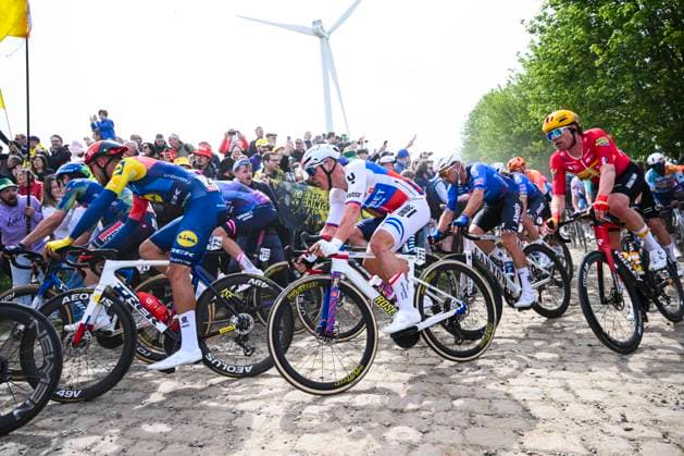 Paris - Roubaix Hauts-de-France 2026 Cycling Race ROUBAIX, FRANCE - APRIL 12 : Kubis Lukas (SVK) of Unibet Rose Rockets in action during the 123rd edition of Paris - Roubaix Hauts-de-France an UCI World Tour 1.UWT one day cycling road race for Men Elite of 258 km with start in Compiegne and finish in Roubaix on April 12, 2026 in Roubaix, France, 12 04 2026 ( Motordriver Kenny Verfaillie - Roubaix France  Copyright: xVincentxKalutx