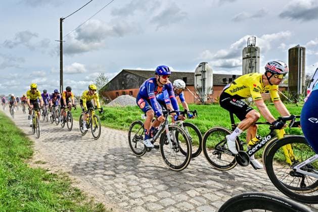 Belgian Wout van Aert of Team Visma-Lease a Bike pictured in action during the men s Paris-Roubaix cycling race, Sunday 12 April 2026, around Roubaix, France. The 123rd edition of Paris-Roubaix cycling races will take on Sunday, with the women riding 143,1 km the men riding 258,3 km on Sunday. DIRKxWAEM  x170552222x