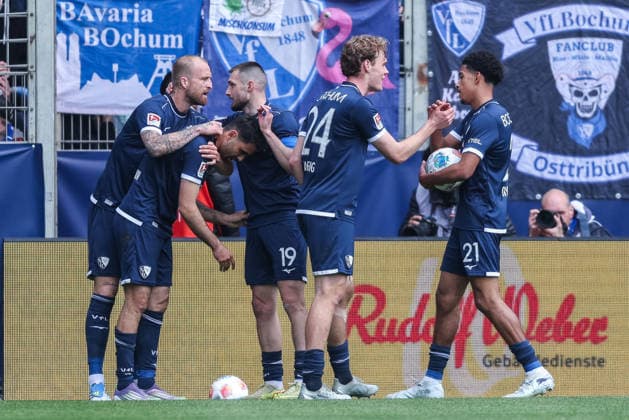 Soccer 2 Bundesliga 29 Matchday VfL Bochum Eintracht Braunschweig on 12 04 2026 at the Vonovia Ruhrstadion in Bochum Goal juel to 1 0 by Gerrit Holtmann Bochum DFL regulations prohibit any use of photographs as image sequences and or quasi video xJRx