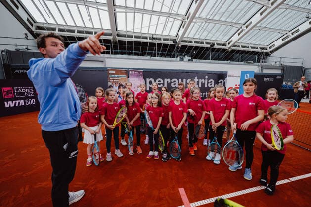 TENNIS - WTA, Tennis Damen Upper Austria Ladies Linz LINZ,AUSTRIA,12.APR.26 - TENNIS - WTA Tour, Upper Austria Ladies Linz. Image shows participants.  GEPAxpictures xAlexanderxSolc