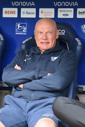 Coach Uwe Rösler VfL Bochum 12 04 2026, Football 2 Bundesliga, Season 2025 2026, 29 Matchday, VfL Bochum Eintracht Braunschweig DFL regulations prohibit any use of photographs as image sequences and or quasi video Bochum Vonovia Ruhrstadion Nordrhein Westfalen Germany Team2