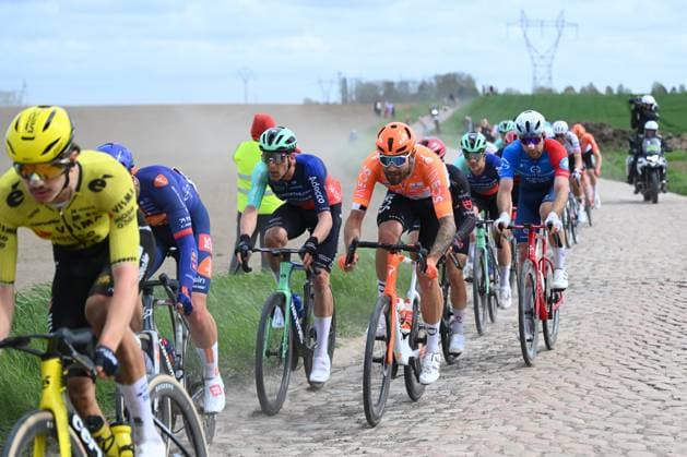 Paris - Roubaix Hauts-de-France 2026 Cycling Race ROUBAIX, FRANCE - APRIL 12 : Ganna Filippo (ITA) of INEOS Grenadiers in action during the 123rd edition of Paris - Roubaix Hauts-de-France an UCI World Tour 1.UWT one day cycling road race for Men Elite of 258 km with start in Compiegne and finish in Roubaix on April 12, 2026 in Roubaix, France, 12 04 2026 ( Motordriver Kenny Verfaillie - Roubaix France  Copyright: xVincentxKalutx