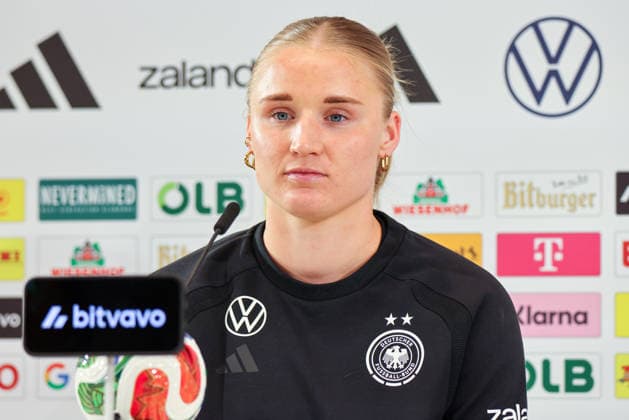 Herzogenaurach, Germany, April 12, 2026 International match preparations for the Womens World Cup qualifier against Austria Press conference in Herzogenaurach Pictured Copyright: HMBxMedia MadeleinexFantini