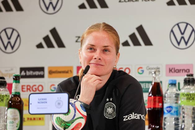 Herzogenaurach, Germany, April 12, 2026 International match preparations for the Womens World Cup qualifier against Austria Press conference in Herzogenaurach Pictured Copyright: HMBxMedia MadeleinexFantini