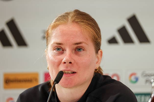 Herzogenaurach, Germany, April 12, 2026 International match preparations for the Womens World Cup qualifier against Austria Press conference in Herzogenaurach Pictured Copyright: HMBxMedia MadeleinexFantini