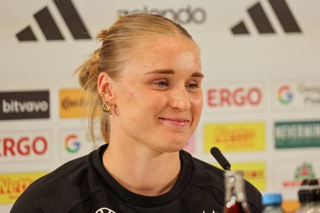 Herzogenaurach, Germany, April 12, 2026 International match preparations for the Womens World Cup qualifier against Austria Press conference in Herzogenaurach Pictured Copyright: HMBxMedia MadeleinexFantini