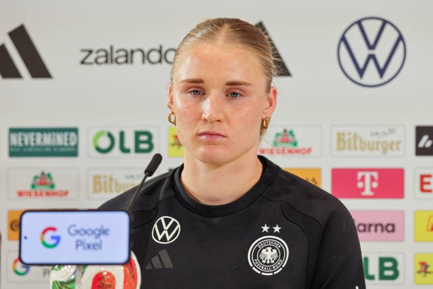 Herzogenaurach, Germany, April 12, 2026 International match preparations for the Womens World Cup qualifier against Austria Press conference in Herzogenaurach Pictured Copyright: HMBxMedia MadeleinexFantini