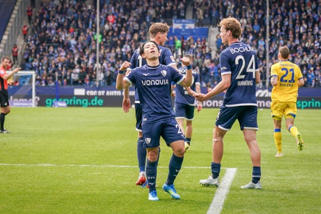 Germany Soccer 2 Bundesliga 2025 2026, Matchday 29 VfL Bochum vs Eintracht Braunschweig Vonovia Ruhrstadion Goal and goal celebration to 2 0 by Koji Miyoshi VfL Bochum, 23 Joy, emotions, jubilation Copyright: xJOERANxSTEINSIEKx