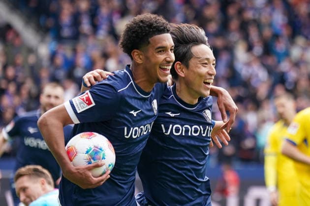 Germany Soccer 2 Bundesliga 2025 2026, Matchday 29 VfL Bochum vs Eintracht Braunschweig Vonovia Ruhrstadion Goal and goal celebration to 2-0 by Koji Miyoshi VfL Bochum, 23 Joy, emotions, jubilation with Francis Onyeka VfL Bochum, 21 Copyright: xJOERANxSTEINSIEKx