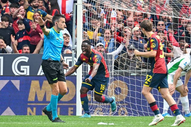 GenoaÕs Caleb Ekuban celebrates after scoring a goal for his team during the Serie A soccer match between Genoa and Sassuolo at the Luigi Ferraris Stadium in Genoa, Italy - Sunday, April 12, 2026. - Soccer .  Copyright: xTanoxPecoraro LaPressex