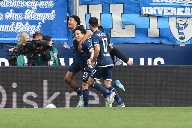 Jubel 2 0 v li , Francis Onyeka VfL Bochum , Koji Miyoshi VfL Bochum , Gerrit Holtmann VfL Bochum 12 04 2026, Fußball 2 Bundesliga, Saison 2025 2026, 29 Spieltag, VfL Bochum Eintracht Braunschweig DFL regulations prohibit any use of photographs as image sequences and or quasi video Bochum Vonovia Ruhrstadion Nordrhein Westfalen Germany Team2