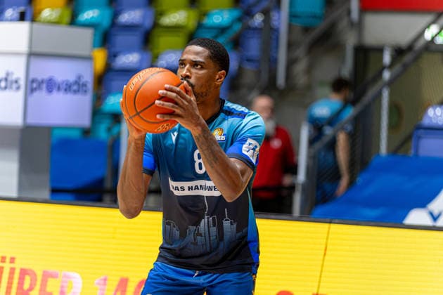 Basketball Bundesliga BBL, Frankfurt Skyliners vs MLP Academics Heidelberg, Süwag Energie Arena Frankfurt am Main 12 04 2026 Basketball Bundesliga BBL, Frankfurt am Main, Germany 12 04 2026 William Christmas Frankfurt Skyliners, 8 at the Warm Up, Basketball Bundesliga BBL, Match of Frankfurt Skyliners vs MLP Academics Heidelberg, Süwag Energie Arena Frankfurt am Main Copyright: xBEAUTIFULxSPORTS Freudensteinx