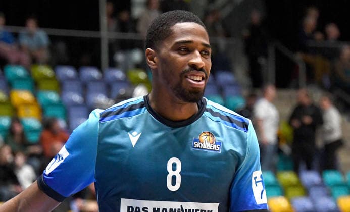 12 04 2026, xokbx, Basketball easyCredit BBL Bundesliga, Frankfurt Skyliners MLP Academics Heidelberg v l William Christmas Fraport Skyliners Frankfurt , Mimik, Gestik DFL DFB REGULATIONS PROHIBIT ANY USE OF PHOTOGRAPHS as IMAGE SEQUENCES and or QUASI VIDEO Frankfurt am Main