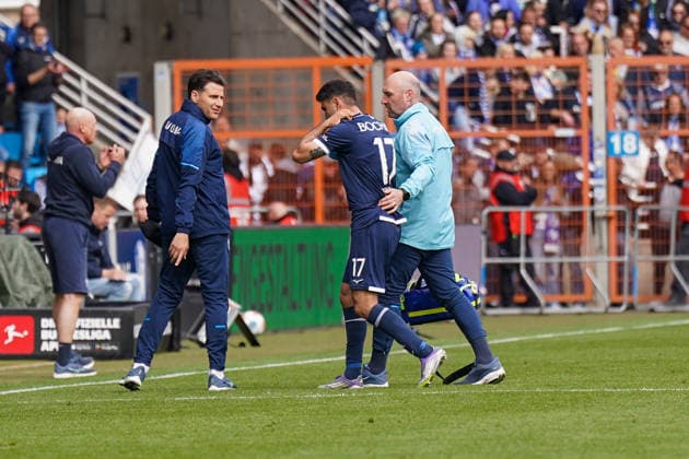 Germany Soccer 2 Bundesliga 2025 2026, Matchday 29 VfL Bochum vs Eintracht Braunschweig Vonovia Ruhrstadion Gerrit Holtmann VfL Bochum, 17 has to leave the pitch injured Copyright: xJOERANxSTEINSIEKx
