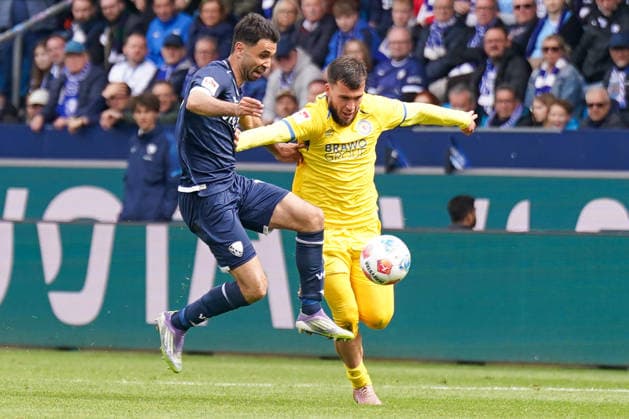 Germany Soccer 2 Bundesliga 2025 2026, Matchday 29 VfL Bochum vs Eintracht Braunschweig Vonovia Ruhrstadion Gerrit Holtmann VfL Bochum, 17 Mehmet Aydin Eintracht Braunschweig, 8 Copyright: xJOERANxSTEINSIEKx