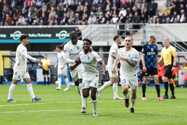 Torjubel - Torschütze Lubambo Musonda (1. FC Magdeburg,19) trifft zum 1-1 - 2. Fußball Bundesliga Saison 2025-2026 SC Paderborn vs. 1. FC Magdeburg in der Home Deluxe Arena in Paderborn - Aktion,Fußball,Mann,Männer,Deutschland,12.04.2026 *** Goal celebration goalscorer Lubambo Musonda 1 FC Magdeburg,19 scores for 1 1 2 Soccer Bundesliga season 2025 2026 SC Paderborn vs 1 FC Magdeburg at the Home Deluxe Arena in Paderborn action,soccer,man,men,Germany,12 04 2026