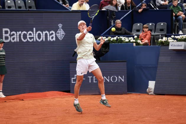 April 12, 2026, Barcelona, Barcelona, Spain: Ethan Quinn of United States in action agaisnt Daniel Medina of Spain in Qualifying match during the second day of the Barcelona Open Banc Sabadell 2026 at Real Club de Tenis Barcelona on April 12, 2026 in Barcelona, Spain. Barcelona Spain - ZUMAa181 20260412_zaa_a181_148 Copyright: xJavierxBorregox