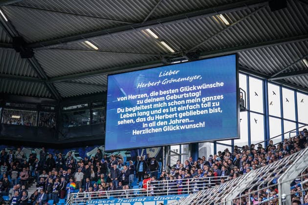 Germany Soccer 2 Bundesliga 2025 2026, Matchday 29 VfL Bochum vs Eintracht Braunschweig Vonovia Ruhrstadion Tribune, Spectators, Fans, Crowd, Long shot, Interior view, Sports stadium, Stadium, Scoreboard, Video wall, Text display Dear Herbert Groenemeyer, Best wishes from the bottom of my heart for your birthday Youve been with me all my life and its just great to see that youve remained Herbert all these years¦ Congratulations, anniversary, 70th birthday, tribute, music, cultural reference, Ruhr area, atmosphere, home setting, club environment, event Copyright: xJOERANxSTEINSIEKx