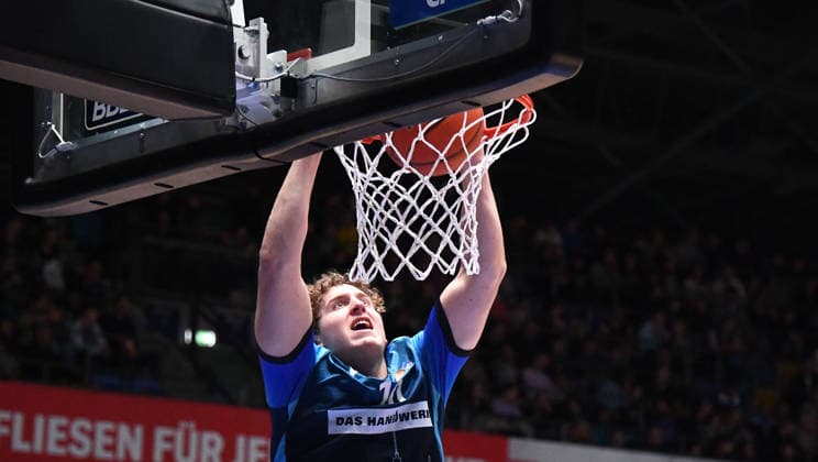 12 04 2026, xokbx, Basketball easyCredit BBL Bundesliga, Frankfurt Skyliners MLP Academics Heidelberg v l Jacob Holt Fraport Skyliners Frankfurt Sprung, Dunk, Dünken, Slam Dunk DFB DFB REGULATIONS PROHIBIT ANY USE OF PHOTOGRAPHS as IMAGE SEQUENCES and or QUASI VIDEO Frankfurt am Main