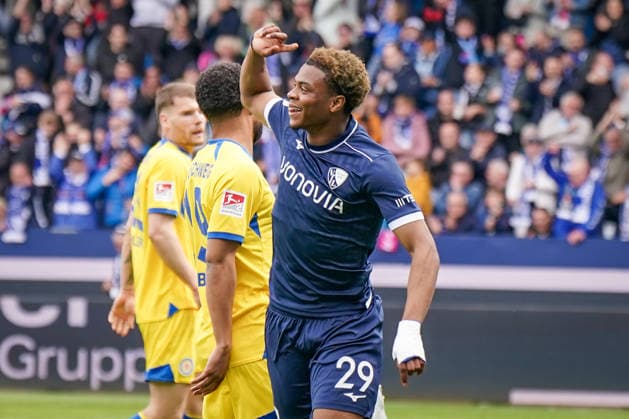Germany Soccer 2 Bundesliga 2025 2026, 29 Matchday VfL Bochum vs Eintracht Braunschweig Vonovia Ruhrstadion Goal and goal celebration to 3 0 by Farid Alfa Ruprecht VfL Bochum, 29 Joy, emotions, jubilation Copyright: xJOERANxSTEINSIEKx