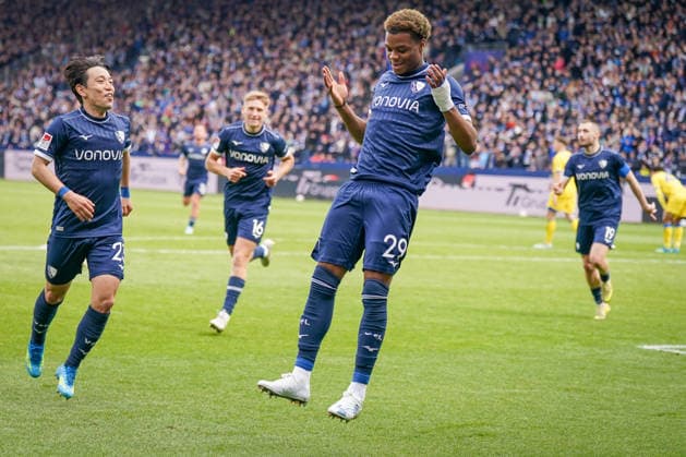 Germany Soccer 2 Bundesliga 2025 2026, 29 Matchday VfL Bochum vs Eintracht Braunschweig Vonovia Ruhrstadion Goal and goal celebration to 3 0 by Farid Alfa Ruprecht VfL Bochum, 29 Joy, emotions, jubilation Copyright: xJOERANxSTEINSIEKx