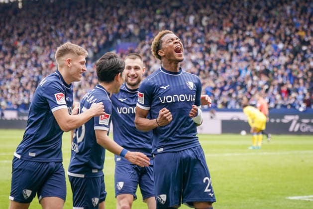 Germany Soccer 2 Bundesliga 2025 2026, 29 Matchday VfL Bochum vs Eintracht Braunschweig Vonovia Ruhrstadion Goal and goal celebration to 3 0 by Farid Alfa Ruprecht VfL Bochum, 29 Joy, emotions, jubilation Copyright: xJOERANxSTEINSIEKx