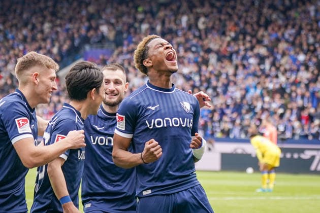 Germany Soccer 2 Bundesliga 2025 2026, 29 Matchday VfL Bochum vs Eintracht Braunschweig Vonovia Ruhrstadion Goal and goal celebration to 3 0 by Farid Alfa Ruprecht VfL Bochum, 29 Joy, emotions, jubilation Copyright: xJOERANxSTEINSIEKx