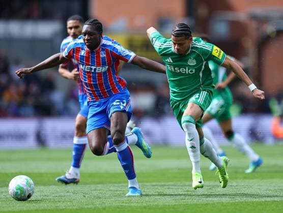 William Osula of Newcastle United and Jaydee Canvot of Crystal Palace Crystal Palace v Newcastle United, Premier League, Football, Selhurst Park, London, UK - 12 Apr 2026London Selhurst Park United Kingdom EDITORIAL USE ONLY No use with unauthorised audio, video, data, fixture lists, club league logos or live services. Online in-match use limited to 120 images, no video emulation. No use in betting, games or single club league player publications. Copyright: xMichaelxZemanek Shutterstockx 16823618h