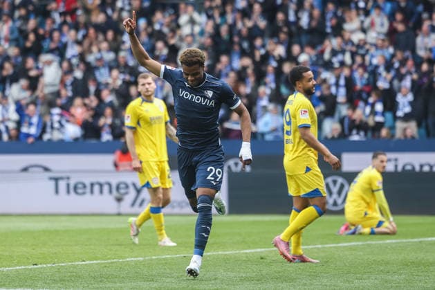 Soccer 2 Bundesliga 29 Matchday VfL Bochum Eintracht Braunschweig on 12 04 2026 at Vonovia Ruhrstadion in Bochum Goal celebration to 3 0 by Farid Alfa Ruprecht Bochum DFL regulations prohibit any use of photographs as image sequences and or quasi video xJRx