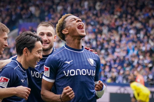 Germany Soccer 2 Bundesliga 2025 2026, 29 Matchday VfL Bochum vs Eintracht Braunschweig Vonovia Ruhrstadion Goal and goal celebration to 3 0 by Farid Alfa Ruprecht VfL Bochum, 29 Joy, emotions, cheering, facial expression, emotion Copyright: xJOERANxSTEINSIEKx