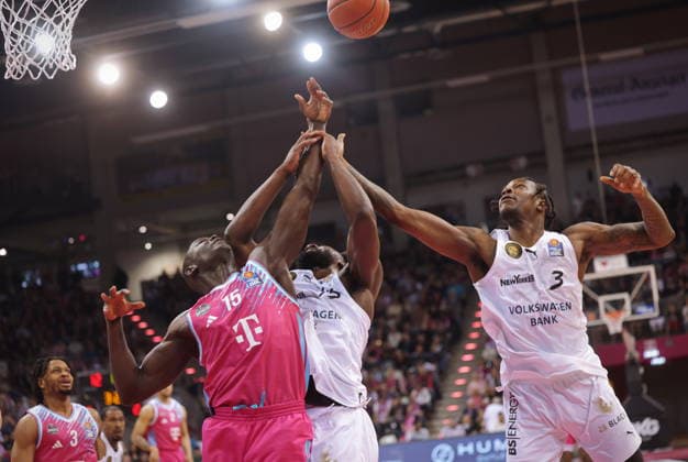 Kur Jongkuch Telekom Baskets Bonn vs Basketball Löwen Loewen Braunschweig 29 Speiltag Saison 2025 26