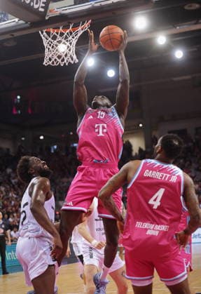 Kur Jongkuch Telekom Baskets Bonn vs Basketball Löwen Loewen Braunschweig 29 Speiltag Saison 2025 26