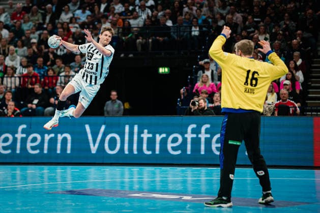 HBL HSV Hamburg vs THW Kiel, 12 04 2026 Rune Dahmke THW Kiel, 23 throws HBL HSV Hamburg vs THW Kiel on 12 04 2026 at Barclays Arena, Hamburg Copyright: xBEAUTIFULxSPORTS Tonhäuserx