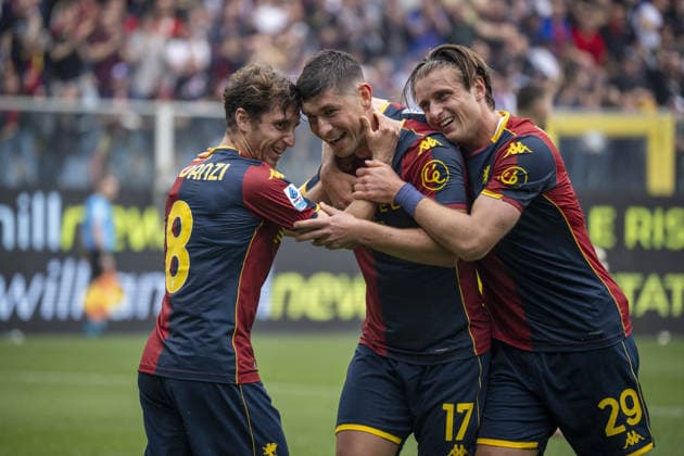 CALCIO - Serie A - Genoa CFC vs US Sassuolo GENOA S CELEBRATION AFTER RUSLAN MALINOVSKI S GOAL during Genoa CFC vs US Sassuolo, Italian soccer Serie A match in Genoa, Italy, April 12 2026 Genoa Italy  Copyright: xIPAxSport ABACAx
