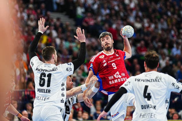 Throw Goal Jacob Lassen Handball Sport Verein Hamburg, 09 GER, Handball Sport Verein Hamburg vs THW Kiel, Handball, 1 Bundesliga, Matchday 28, Season 2025 2026, 12 04 2026 GER, Handball Sport Verein Hamburg vs THW Kiel, Handball, 1 Bundesliga, Matchday 28, Season 2025 2026, 12 04 2026 Hamburg Copyright: xEibner-Pressefoto MarcelxvonxFehrnx EP_MFN