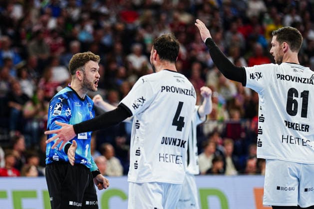 Goal celebration Gonzalo Perez de Vargas THW Kiel, 01 , Domagoj Duvnjak THW Kiel, 04 and Hendrik Pekeler THW Kiel, 61 GER, Handball Sport Verein Hamburg vs THW Kiel, Handball, 1 Bundesliga, Matchday 28, Season 2025 2026, 12 04 2026 GER, Handball Sport Verein Hamburg vs THW Kiel, Handball, 1 Bundesliga, Matchday 28, Season 2025 2026, 12 04 2026 Hamburg Copyright: xEibner-Pressefoto MarcelxvonxFehrnx EP_MFN