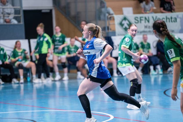 HSG Blomberg Lippe II vs SC SFN Vechta Handball, 3 Liga Nord, Matchday 21, 12 4 2026, Season 2025 2026, Blomberg Janne Overbeck HSG Blomberg Lippe II, 76 runs back after a goal Blomberg Sporthalle an der Ulmenallee Germany