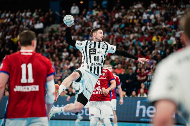 HBL HSV Hamburg vs THW Kiel, 12 04 2026 Hendrik Pekeler THW Kiel, 61 throws HBL HSV Hamburg vs THW Kiel on 12 04 2026 at Barclays Arena, Hamburg Copyright: xBEAUTIFULxSPORTS Tonhäuserx